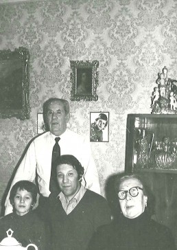 С родителями Раисой Ильиничной и Иосифом Наумовичем